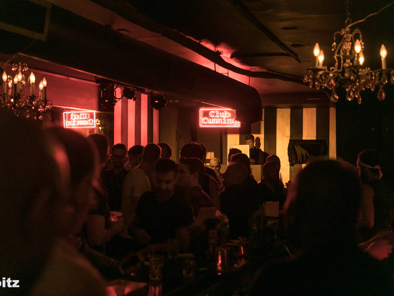 Best Hookup Bars in NYC to Meet People