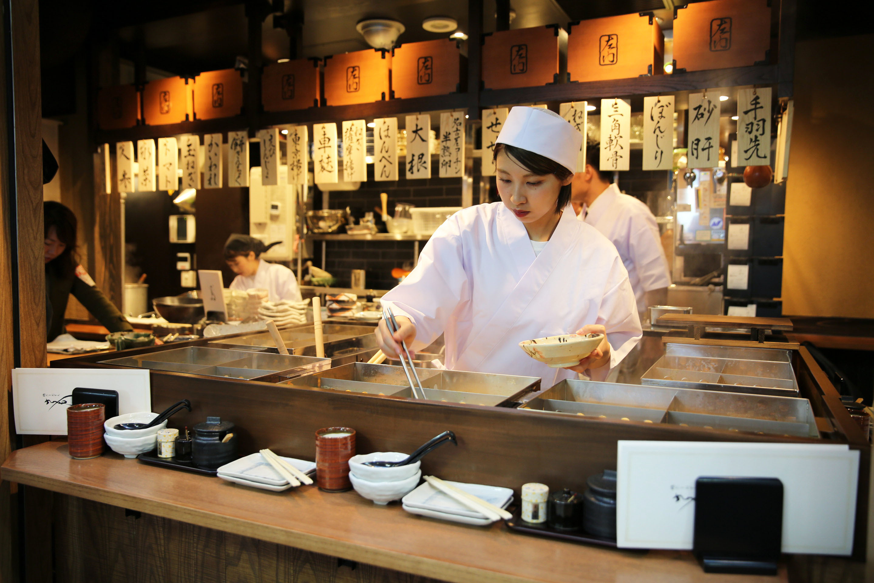 How to enjoy Odenya Takeshi  Sake goes great with oden (hot pot