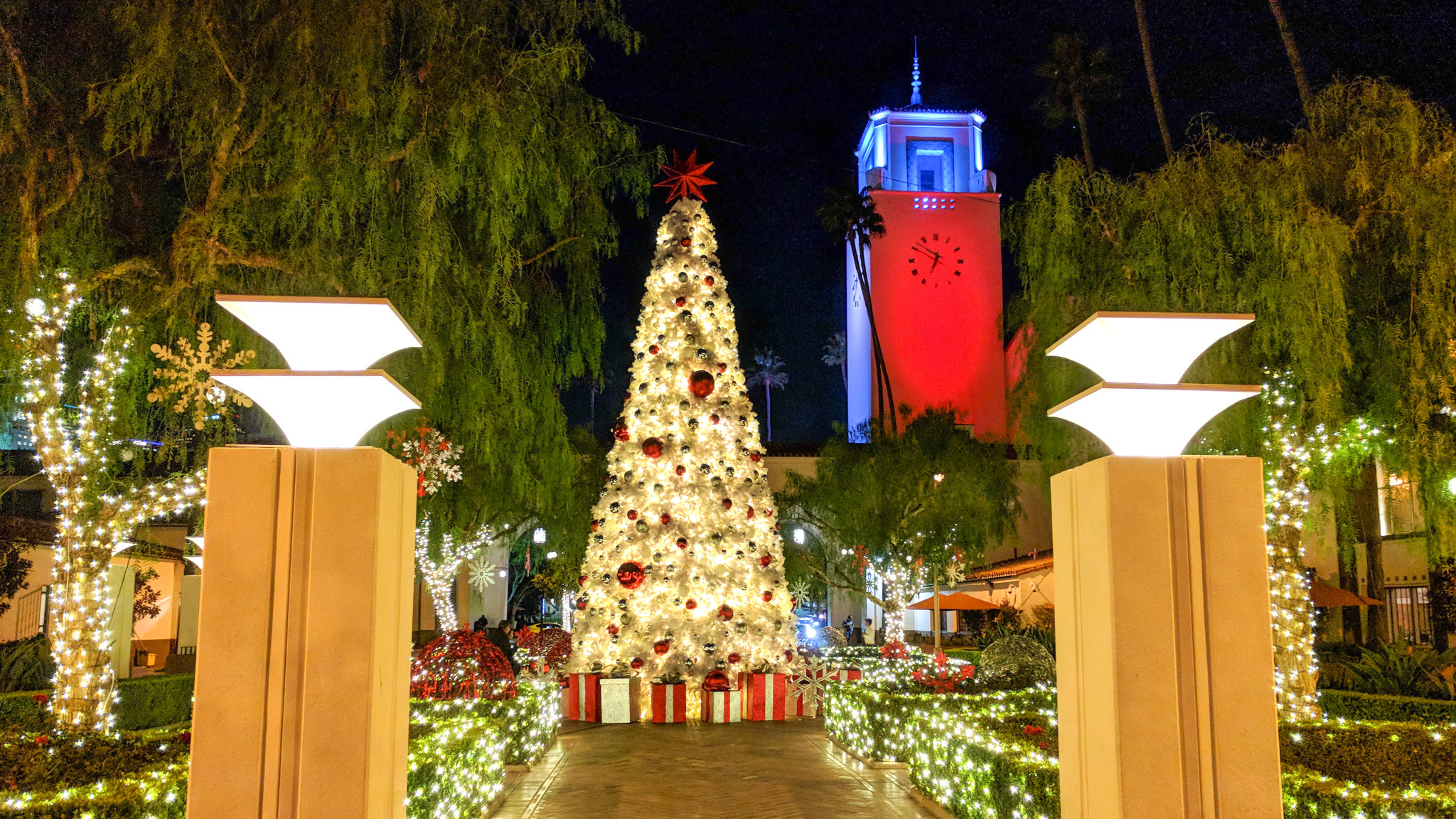 Holiday Tree Lighting at Union Station Things to do in Los Angeles