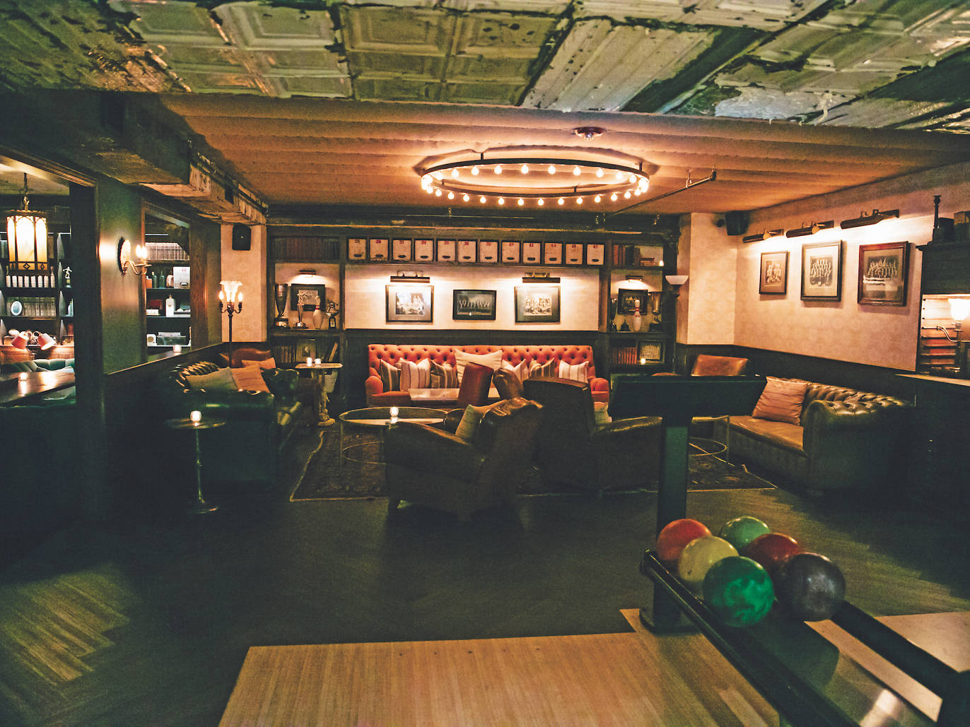 18 Coziest Bars in Philadelphia to Visit Now