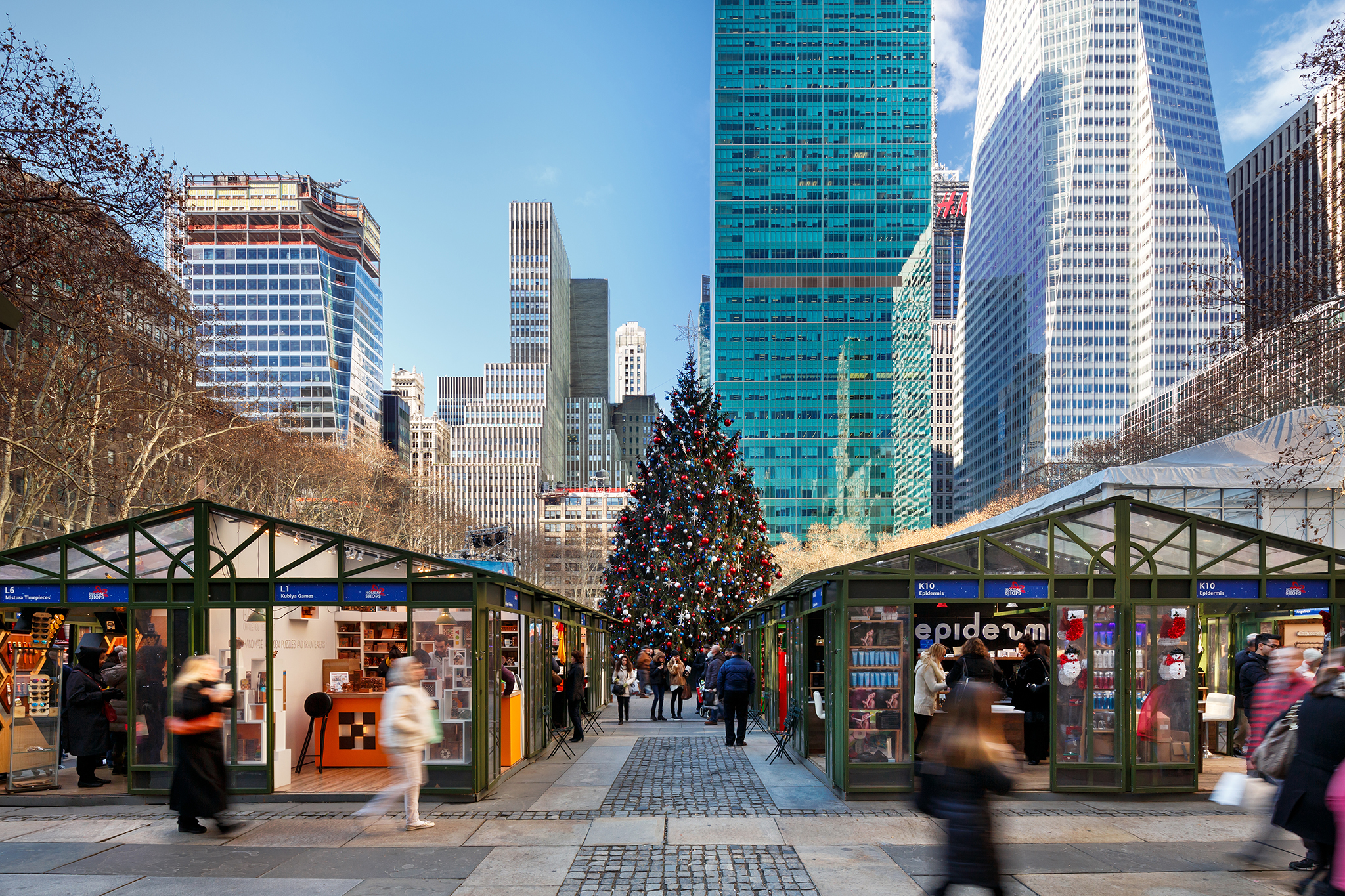 Fire Engulfs Bryant Park Holiday Market: Midtown Manhattan in Smoke!