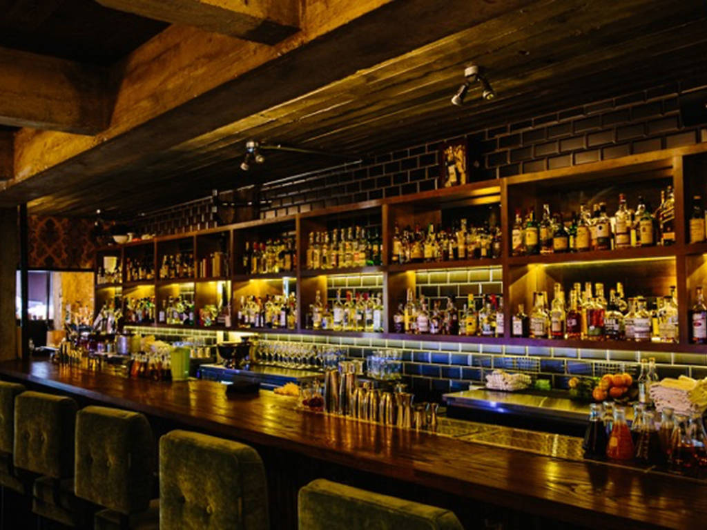 11 Best Austin Bars for Singles to Sip and Mingle
