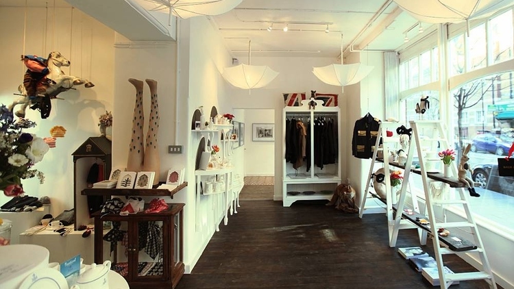 SHOPPING_LunaAndCurious_press2011_012.jpg