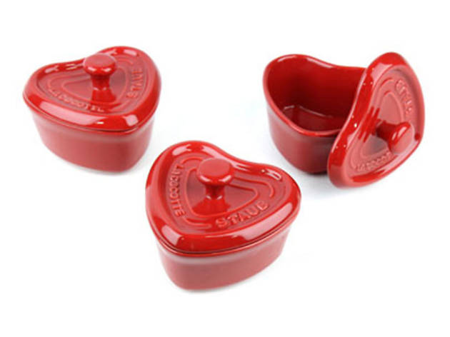 Staub Ceramic three-piece mini heart cocotte set Staub Ceramic three-piece mini heart cocotte set