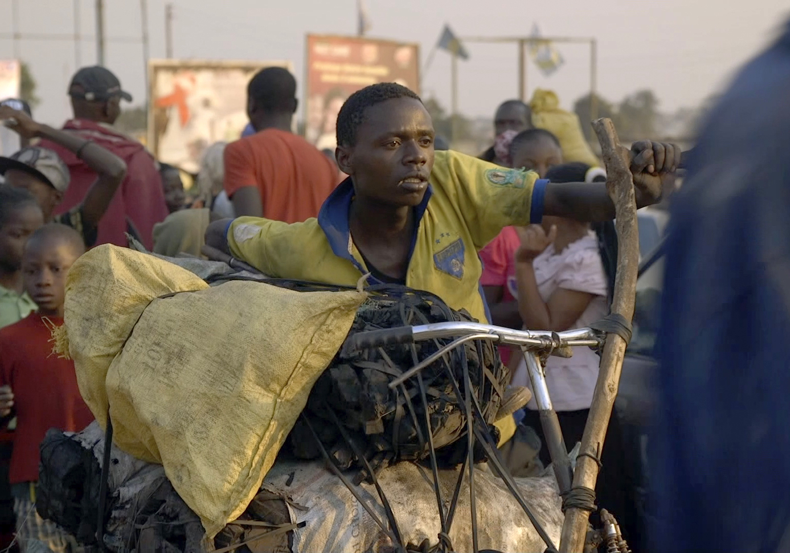 Makala 2018, directed by Emmanuel Gras | Film review