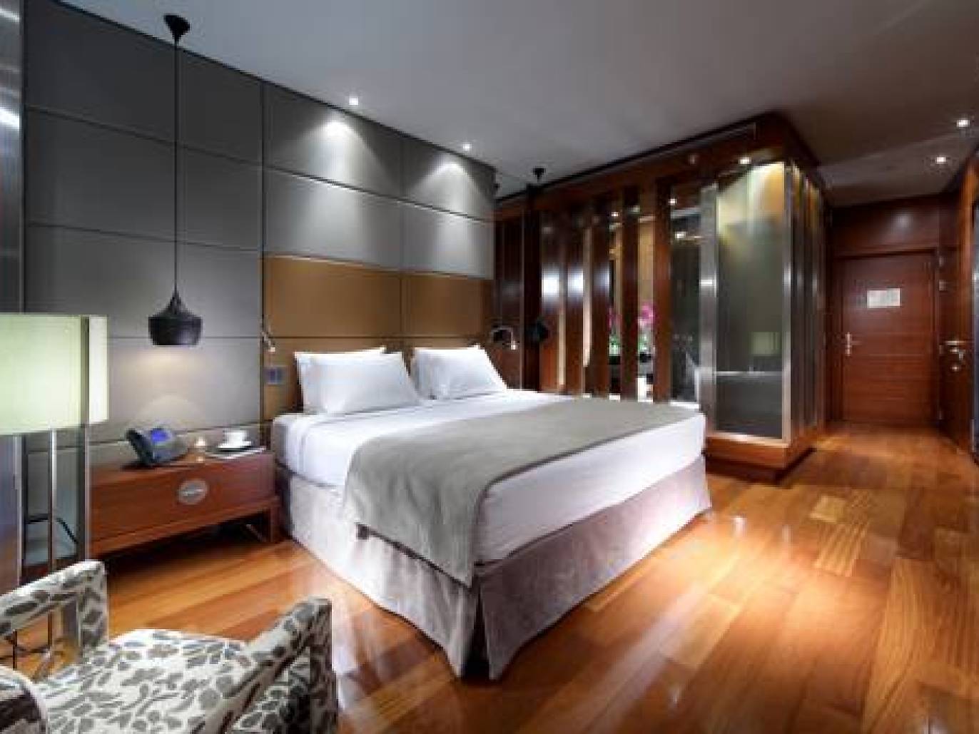 22 Best Hotels in Madrid, from Budget to Five-Star Luxury