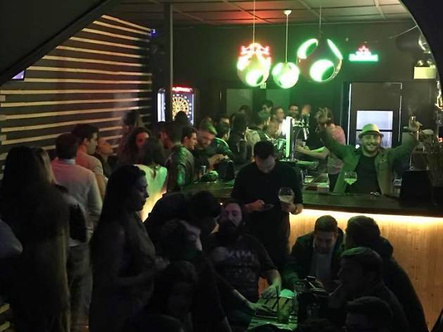 Porto Sports Bar O Porto Sports Bar tem seis televisões
