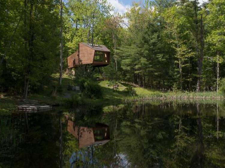 The willow treehouse near Woodstock