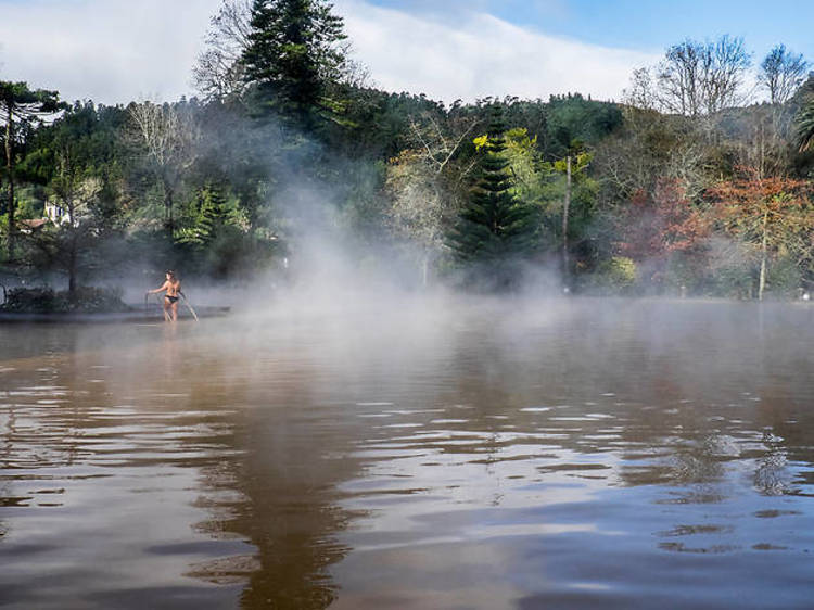 Wander around Terra Nostra Park