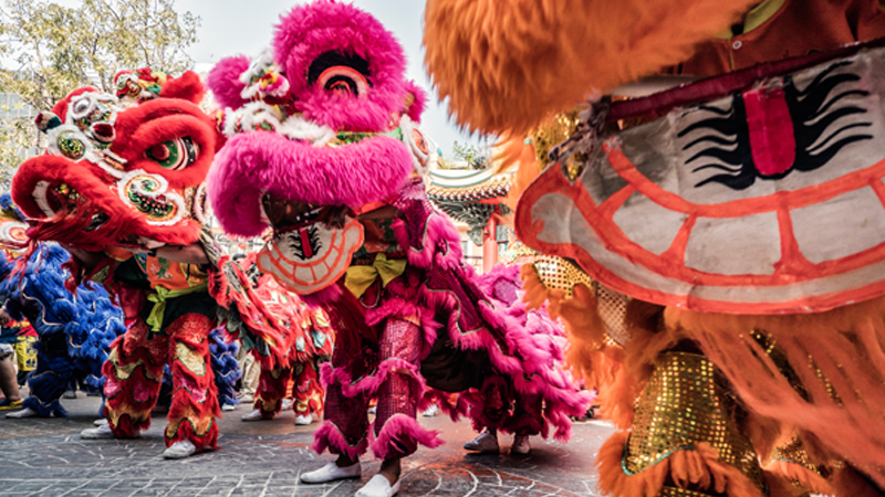 Entertainers perform lion dance during the opening ceremony of the Louis  Vuitton flagship store at the Chengdu Yanlord Landmark mall in Chengdu city  Stock Photo - Alamy