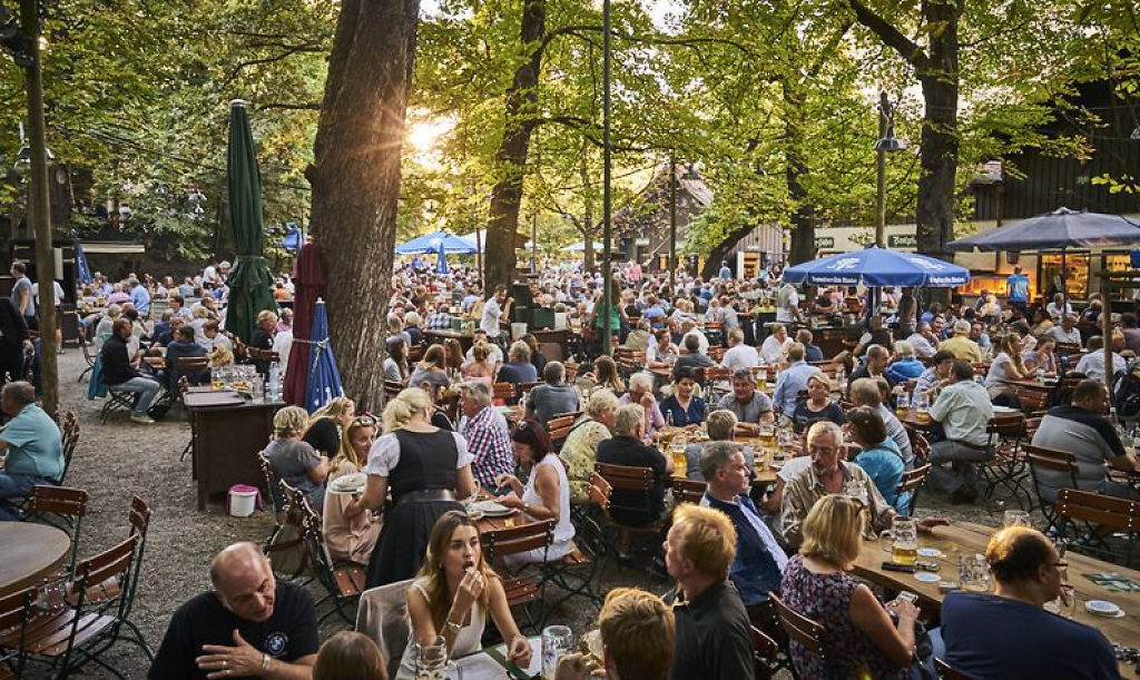 13 Best Places to Drink Beer in Munich | Beer Halls, Pubs and More