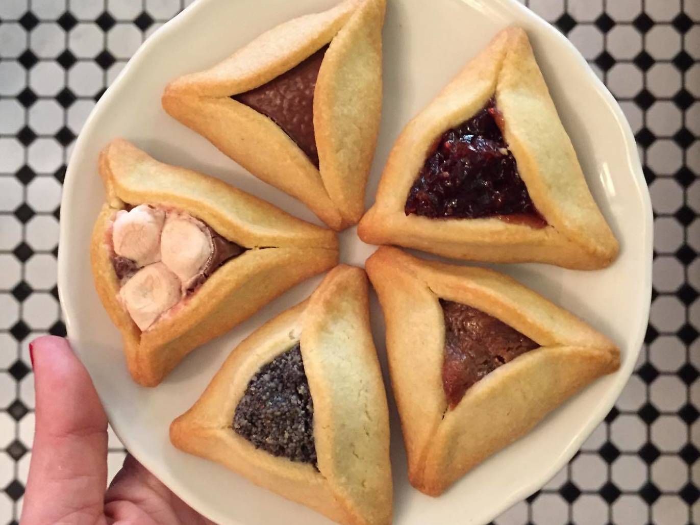These Tel Aviv bakeries have the best Hamantaschen desserts