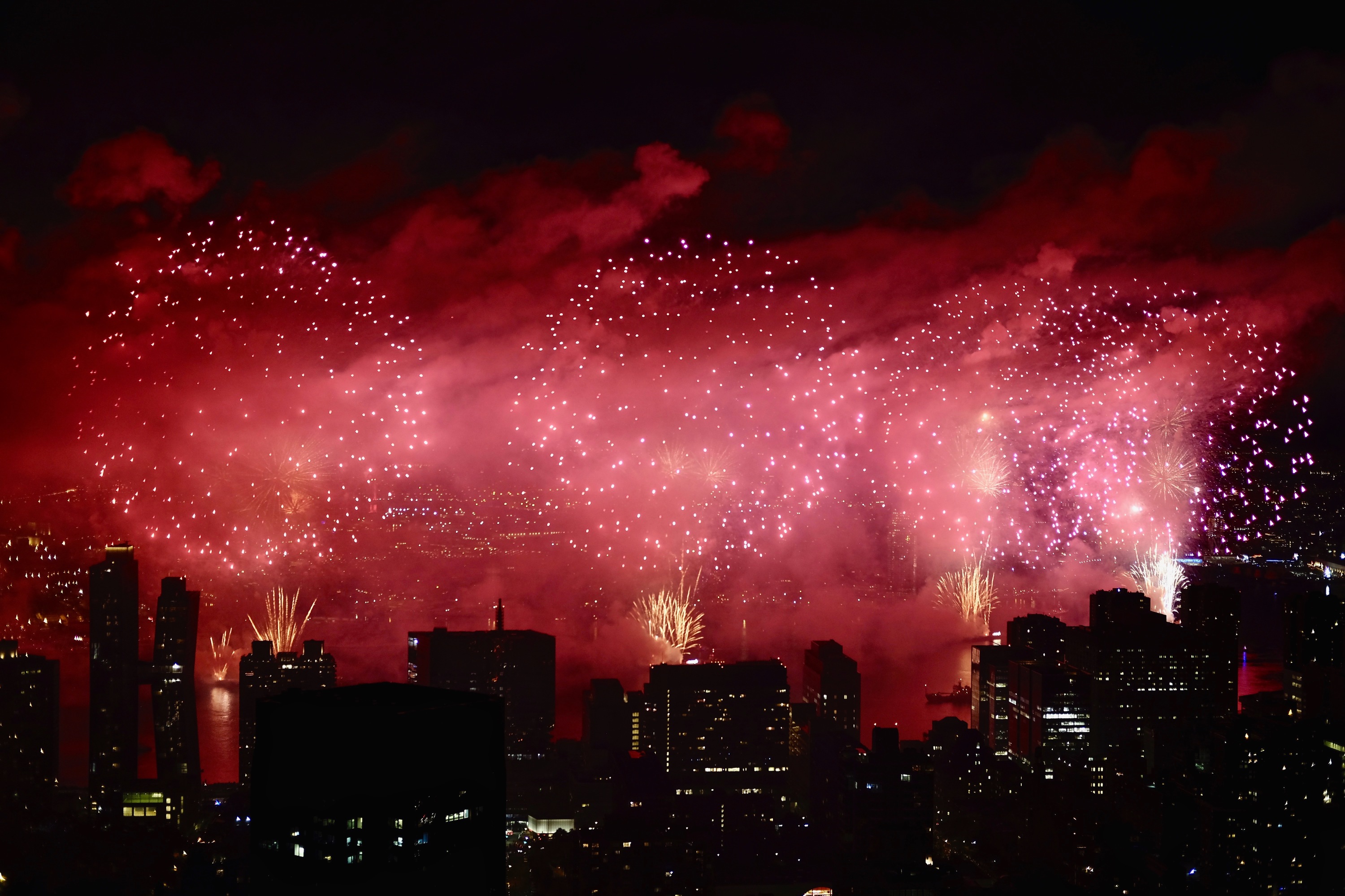 Lunar Ray — Total FX Fireworks