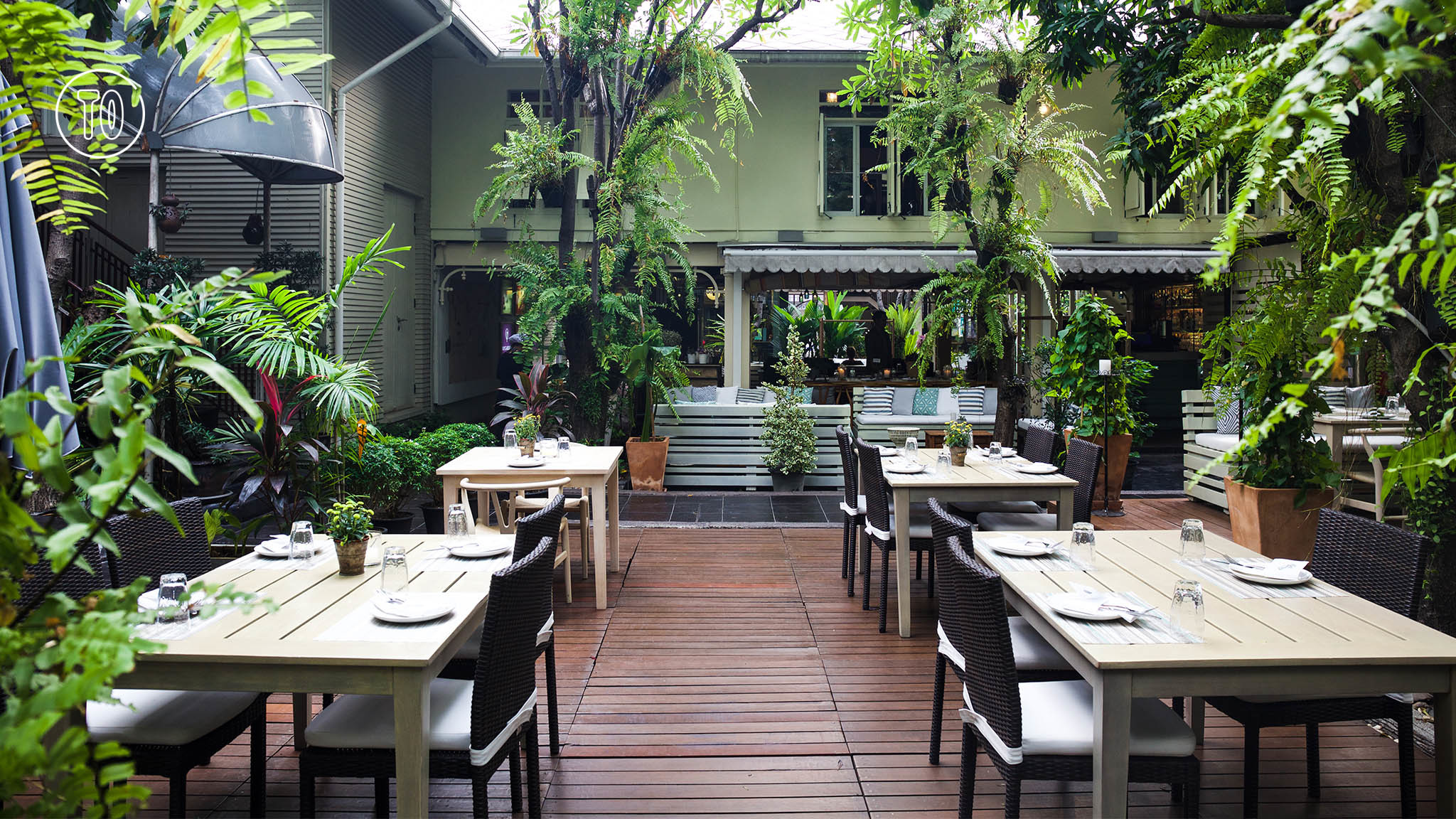 French St. | Restaurants in เจริญกรุง, กรุงเทพมหานคร