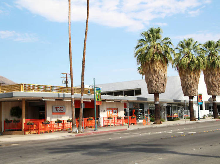 Cruise and shop along Palm Canyon Drive