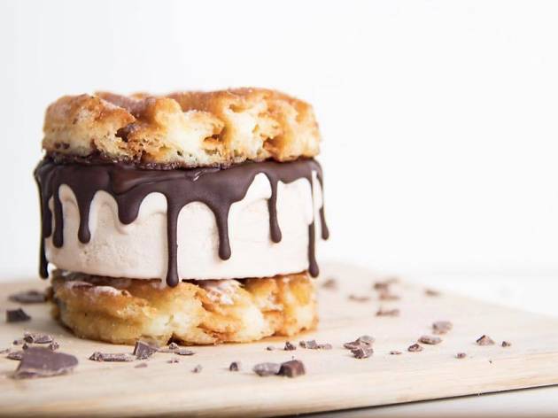 Elephant Grounds Ice cream sandwich Elephant Grounds Ice cream sandwich