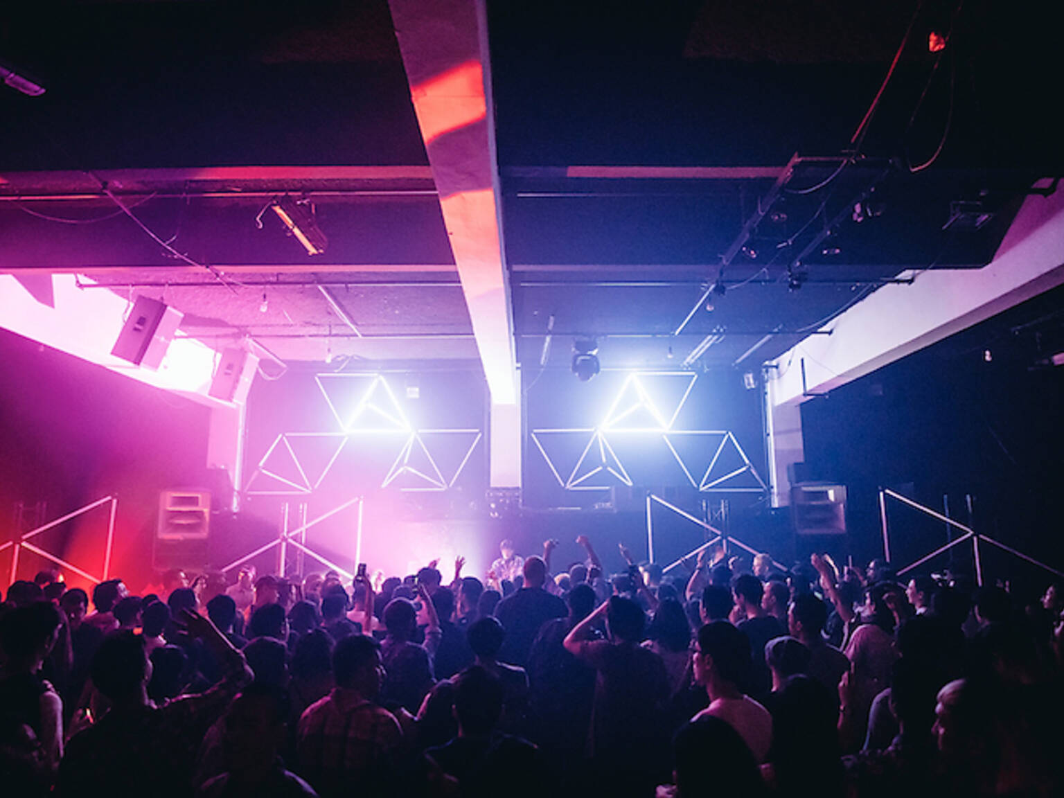 13 Best Clubs in Singapore To Party All Night Long