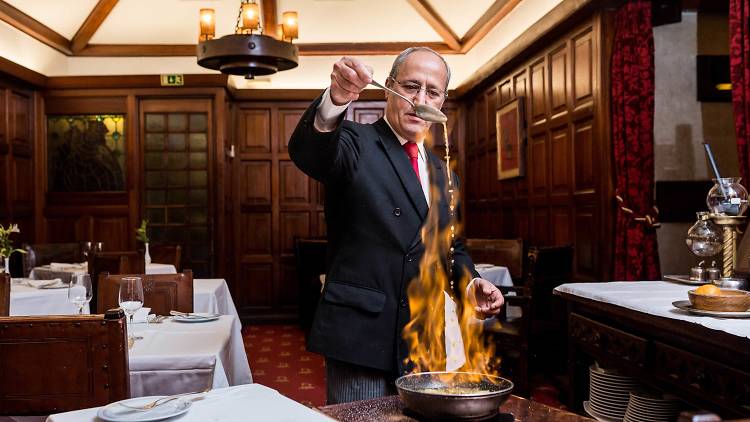 Jantar no Gambrinus, um restaurante que tem a sua própria lavandaria