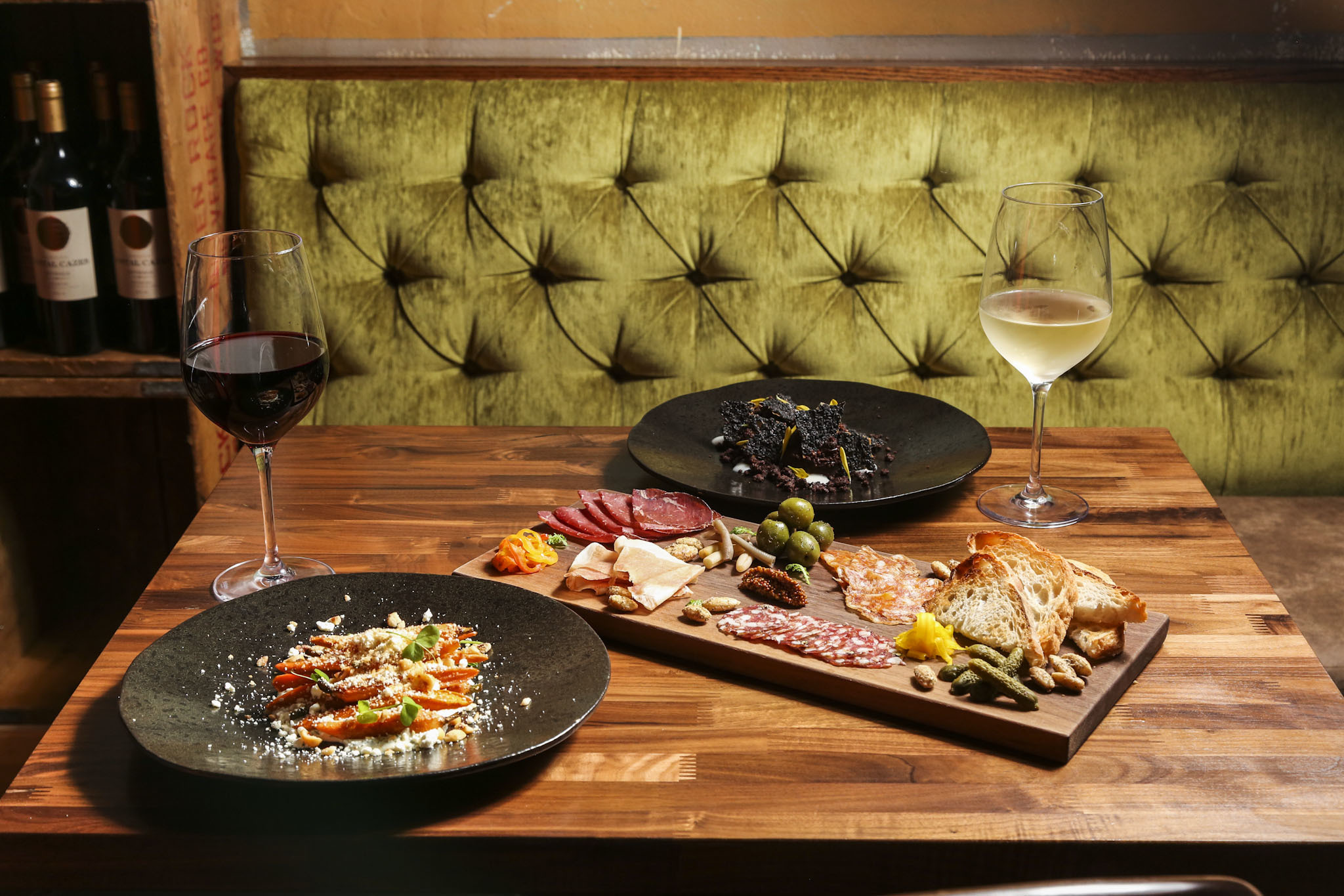 11 Best Wine Bars in Chicago for Pinot Noir and More