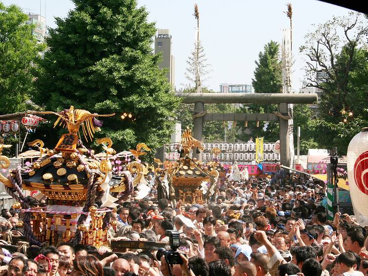 三社祭 Sanja Matsuri 三社祭 Sanja Matsuri