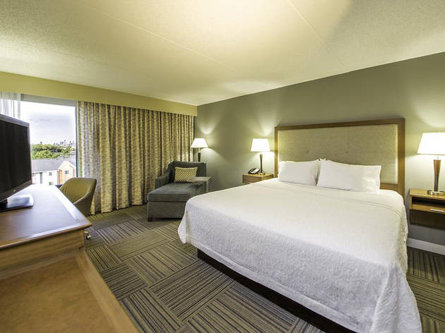 6 Best Airport Hotels In Philadelphia