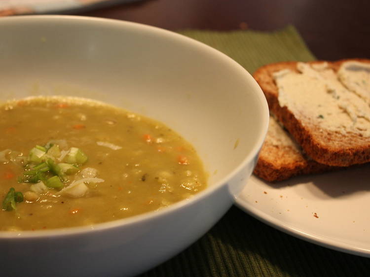 Pea soup and pancakes