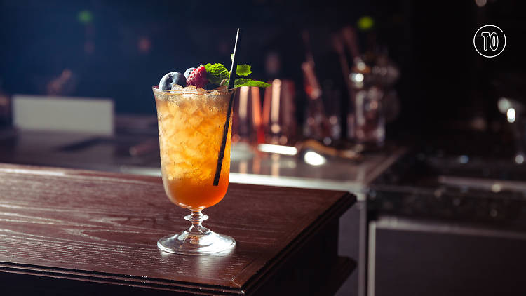 A Bar cocktail bar 