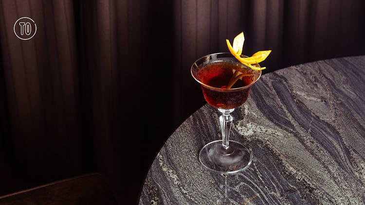 A Bar cocktail bar 