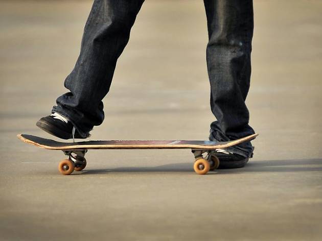 Skating Skating