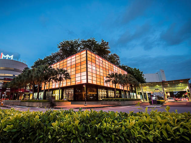 5 Best Outlet Malls In Singapore For Big Discounts