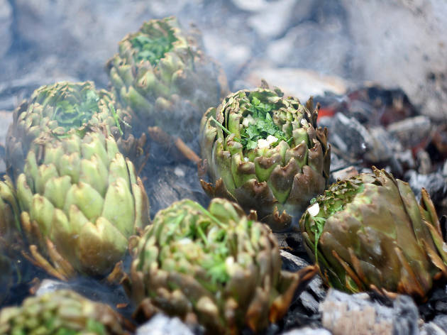 Alcachofas a la brasa Alcachofas a la brasa