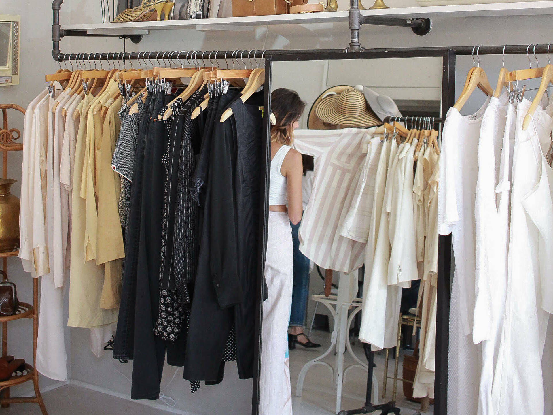 Best Vintage Stores NYC Offers For Retro Shoppers