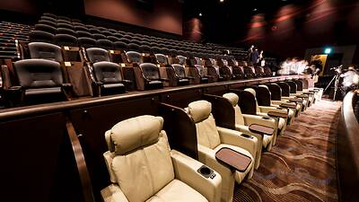 映画の宮殿に行く。 映画の宮殿に行く。