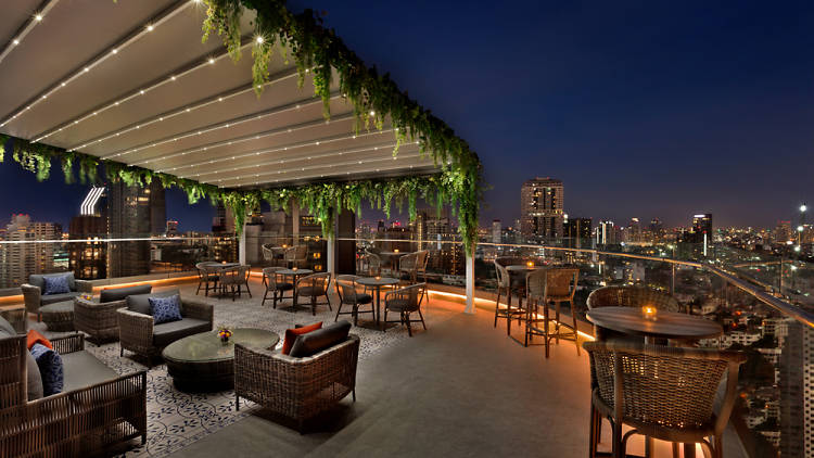 Hyatt Place Bangkok Sukhumvit, Aire Bar