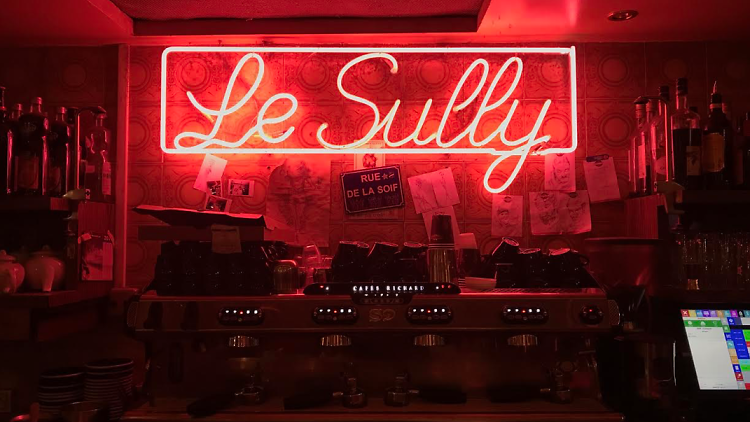 Le Sully | Bars and pubs in Strasbourg-Saint-Denis, Paris