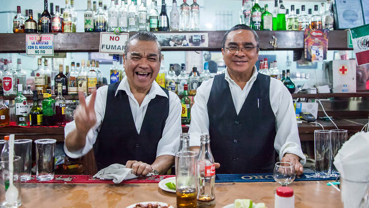 Cantinas con botana gratis en CDMX ¡Perfectas para el Lupe-Reyes!