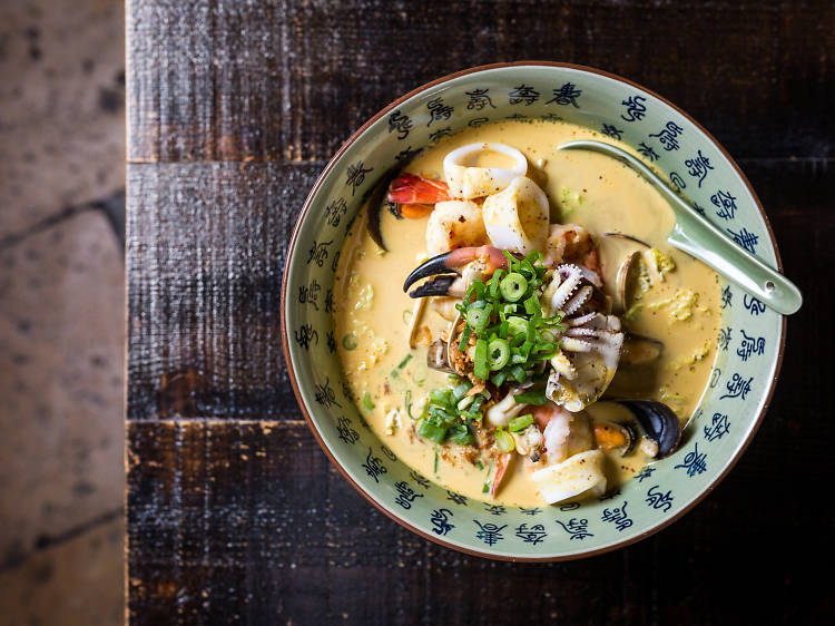 Boa Bao - Sopa de caril da Malásia com marisco e noodles de ovo