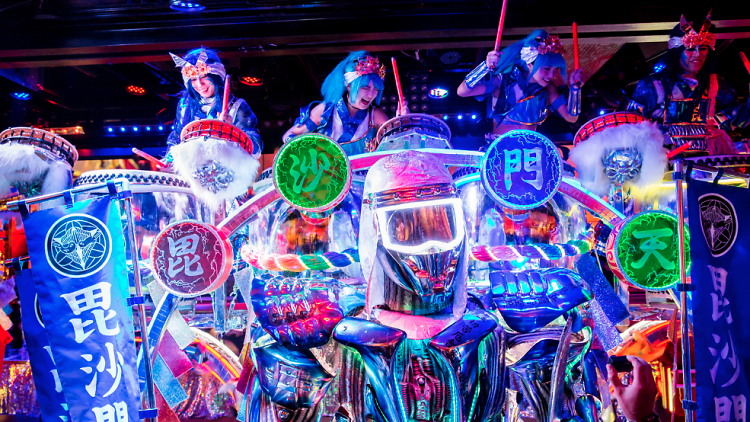 vejkryds når som helst TVstation Robot Restaurant | Restaurants in Shinjuku, Tokyo