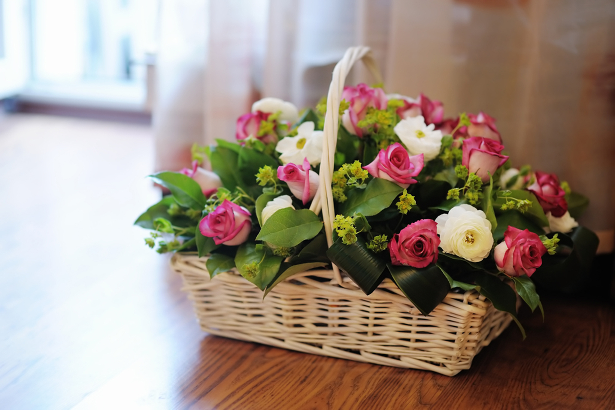 8 Cheap Delivery Services to Send Flowers in the USA