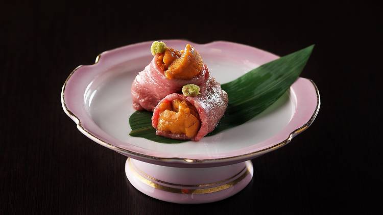 Shikigiku - grilled Kagoshima beef with sea urchin