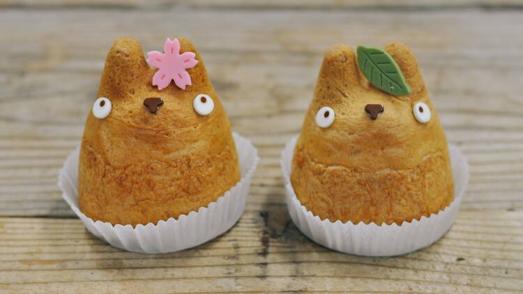 Shiro Hige's Cream Puff Factory Totoro puff