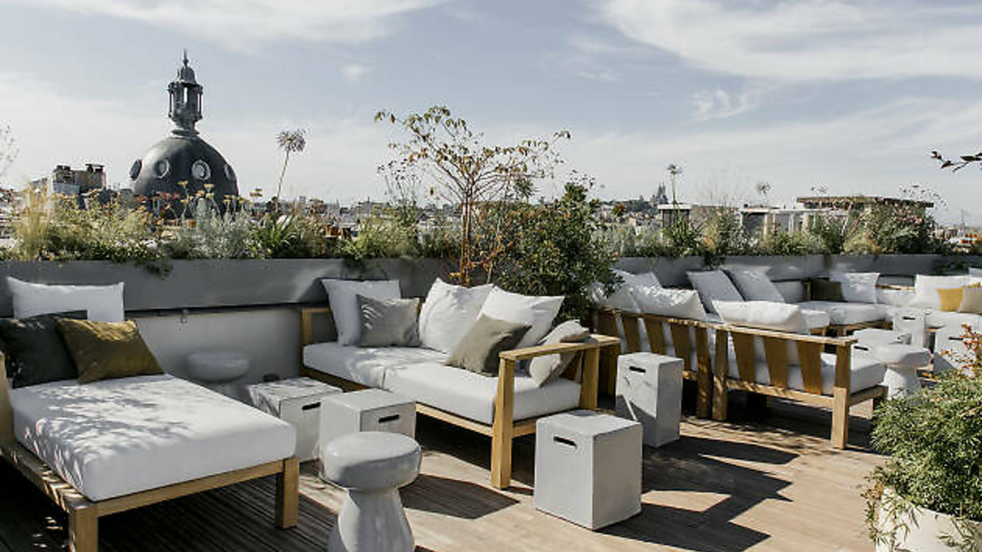 11 Best Rooftop Bars in Paris For Eiffel Tower Views and More