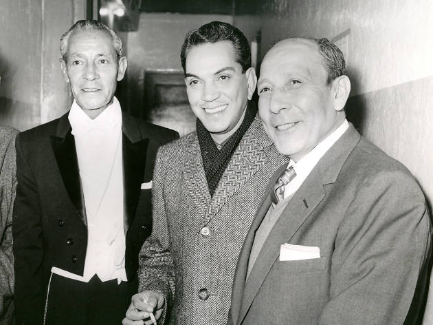 Cantinflas en el Circo Atayde Hermanos Cantinflas junto a los hermanos Atayde