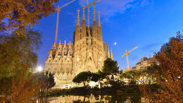 Barcelona Sightseeing: 20 Amazing Landmarks And Places To Visit ...