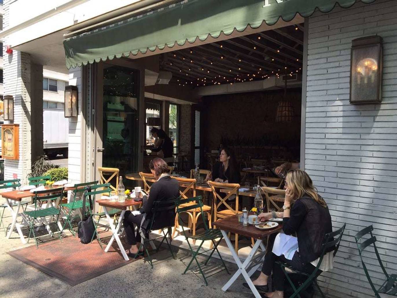 19 Best Outdoor Brunch in NYC You Can't Miss This Season