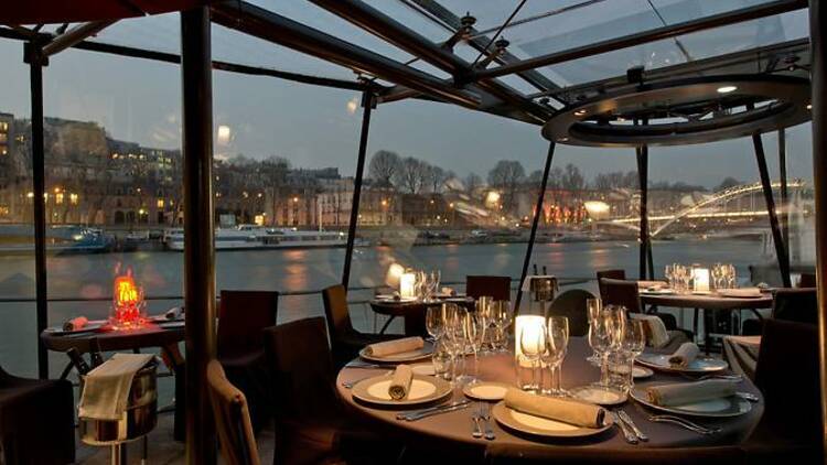 Bateaux Parisiens Seine River dinner cruise