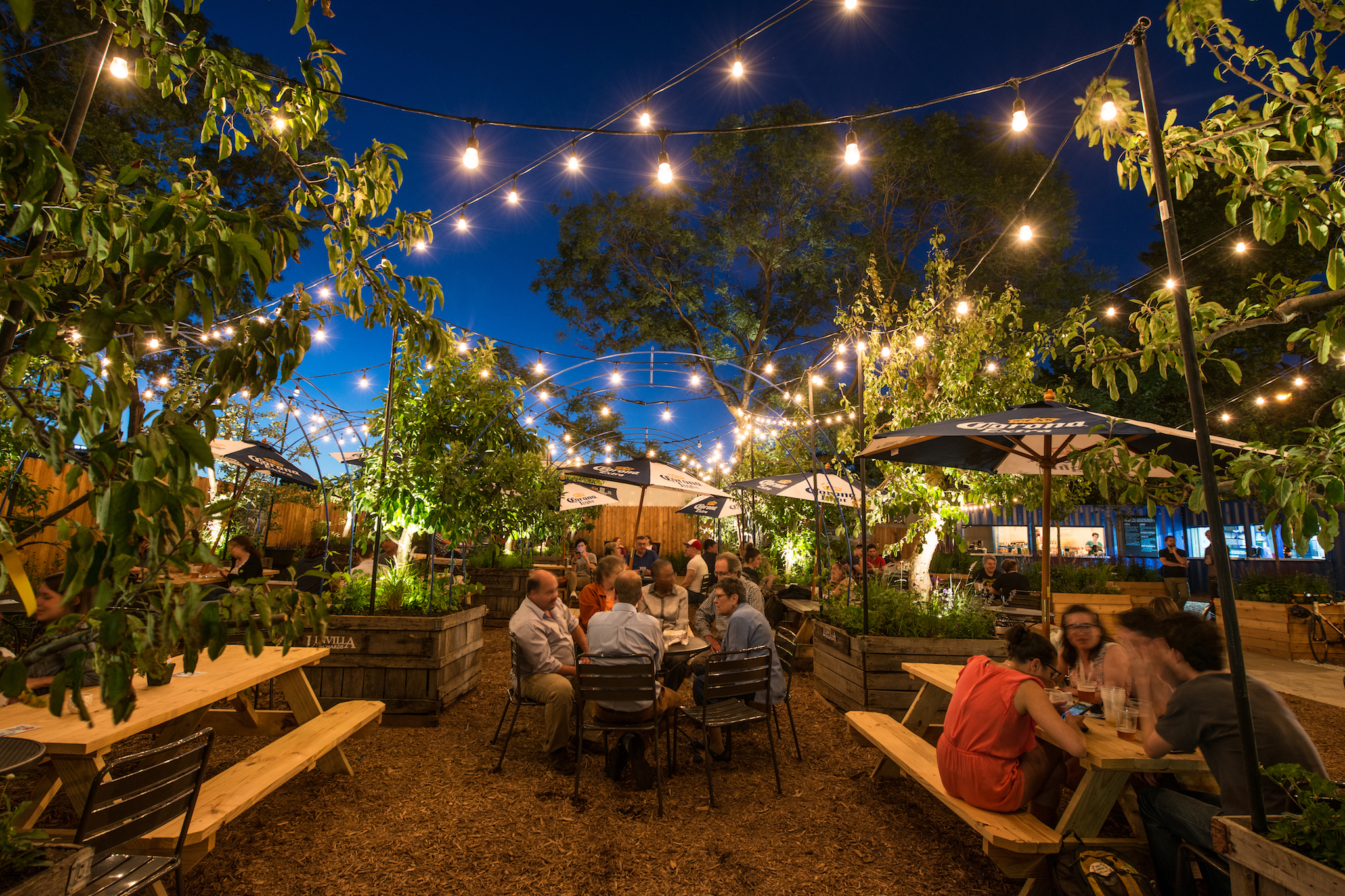 pub garden lighting