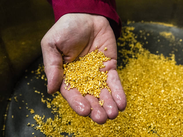 See inside London's secret gold bullion factory See inside London's secret gold bullion factory
