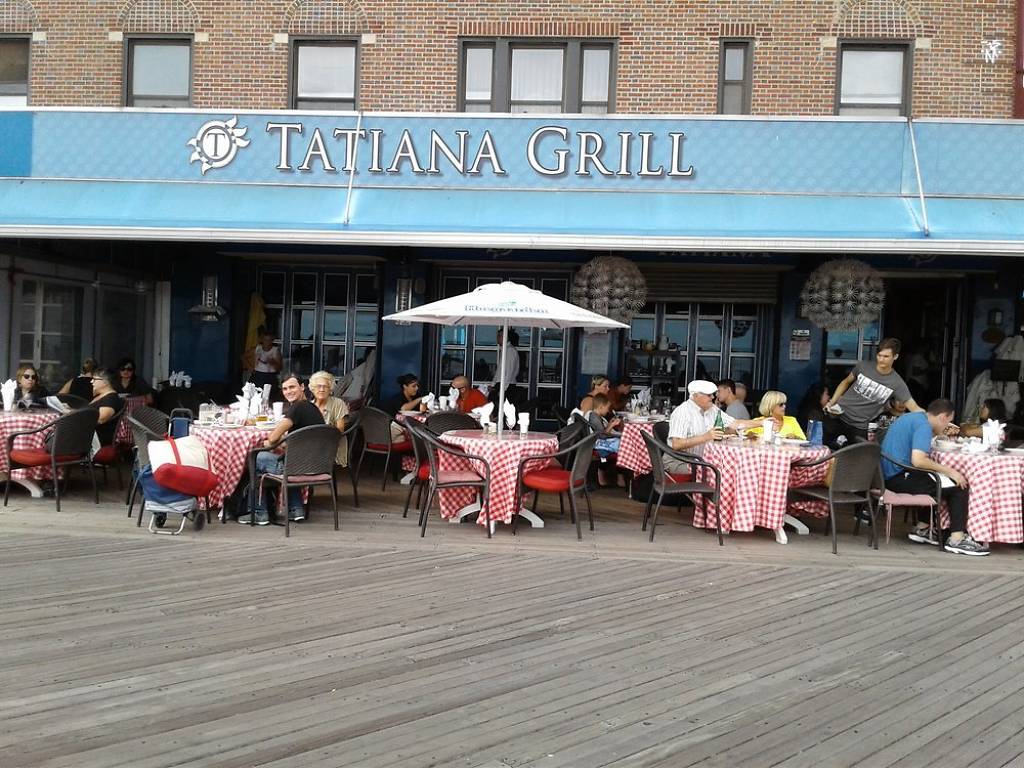 14 Best Bars and Restaurants in Coney Island For Summer Fun