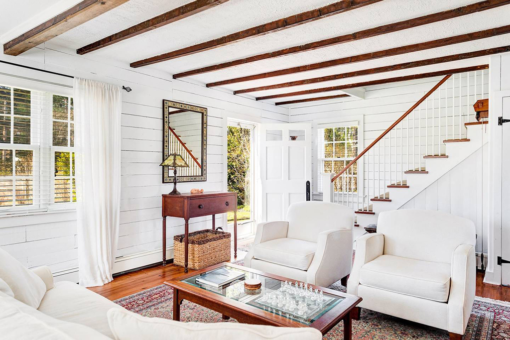 17 Best Hamptons Airbnb Rentals for Summer Beach Getaways